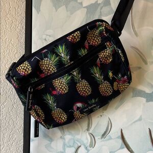 Vera Bradley Lighten Up Toucan Party & Pineapple Print Belt Bag Fanny Pack